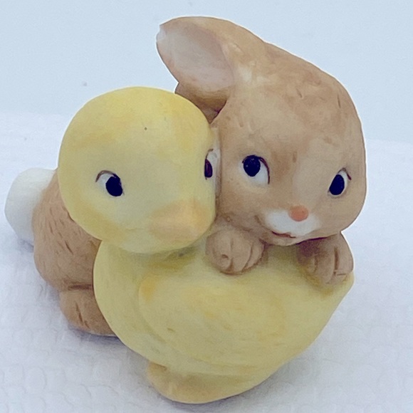 Vintage Enesco Bunny Rabbit With Chick Ceramic Miniature Figurine 1982 - Picture 7 of 7